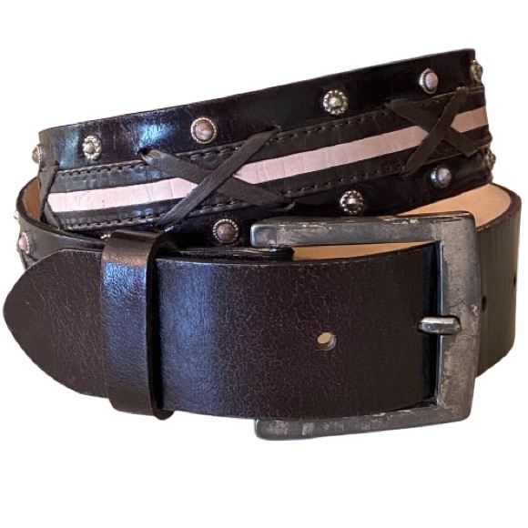 Streets Ahead Women’s Brown Leather Studded Belt Size S Detailed Western Boho